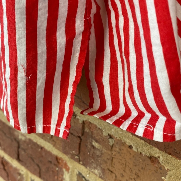 Price drop!Chaus Petites Red/White 80's Short Sleeve Button Down Carnival Stripe - Picture 7 of 9